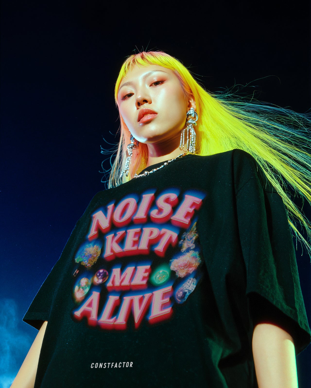 Tシャツ【 NOISE KEPT ME ALIVE 】(9025691)ブラック