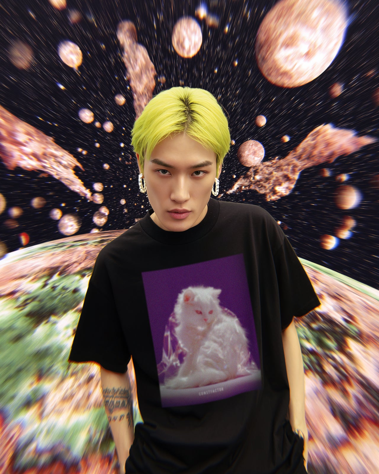 Tシャツ【 MEOWTAVERSE/PLASTIC SIREN 】(7498262)ブラック