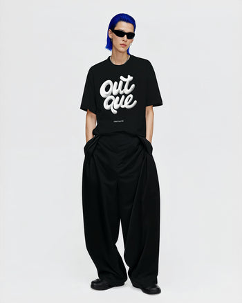 Tシャツ【 OUT QUE 】（2365813）ブラック